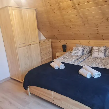 Na Czerwonej Gorce Nyaraló *